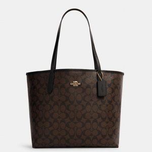 New) Tote In Signature Canvas